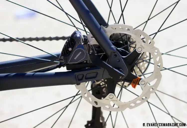 Flat mount compatibility is a staple of the rear end as well. Both models are dressed with 105-grade calipers and 160mm Shimano Ice-Tech rotors front and rear. Sea Otter Classic 2016 © Greg Evans / Cyclocross Magazine
