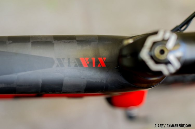 Toptube graphics of the Felt F1X