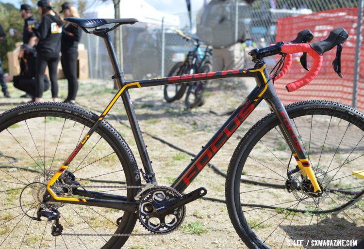 Focus offers a carbon Mares CX with Shimano's new 105-level hydraulic braking system. © Clifford Lee / Cyclocross Magazine