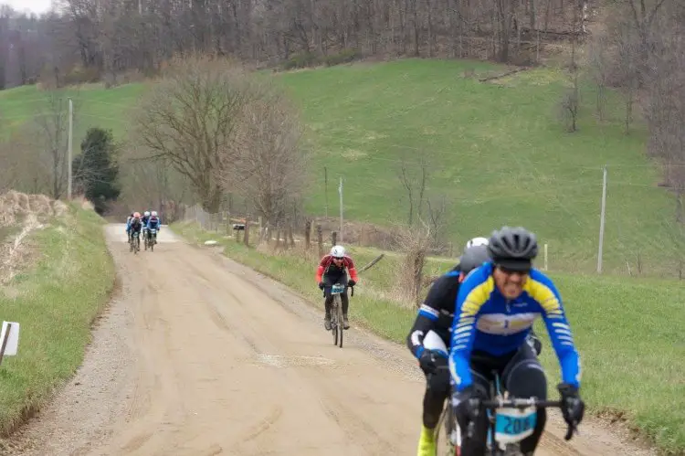 The field shatters. © Aaron Cruikshank / Cyclocross Magazine