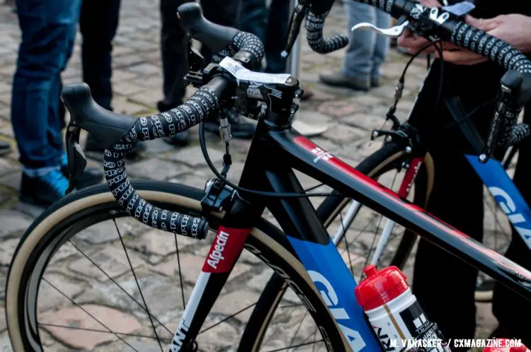 Van der Haar's bike was a Shimano affair with a Dura Ace Di2 drivetrain and the company's Dura Ace C35 carbon tubular wheels. © Mario Vanacker / Cyclocross Magazine