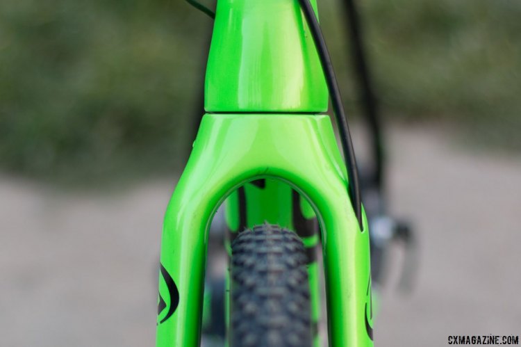 With 33mm cyclocross rubber mounted to the Aerus Quantum 40DA clinchers there is plenty of mud clearance on the Ex Di2's fork. © Cyclocross Magazine