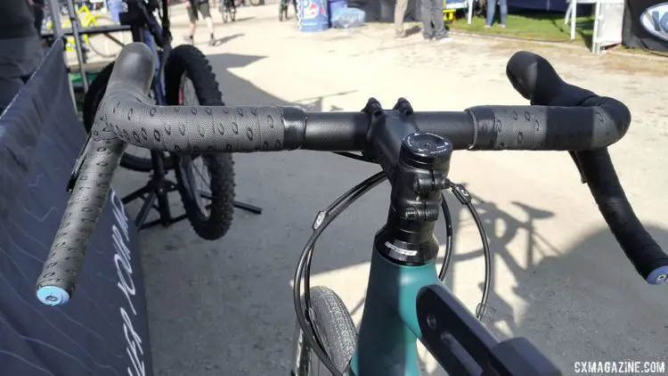 The 2017 Fuji Jari gravel bike, complete with dirt drops. Sea Otter Classic 2016. © Cyclocross Magazine