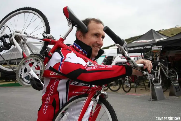 Even a grown man (Tim Rutledge) can shoulder this little Conquest 20 cyclocross bike. Sea Otter 2009. © Cyclocross Magazine