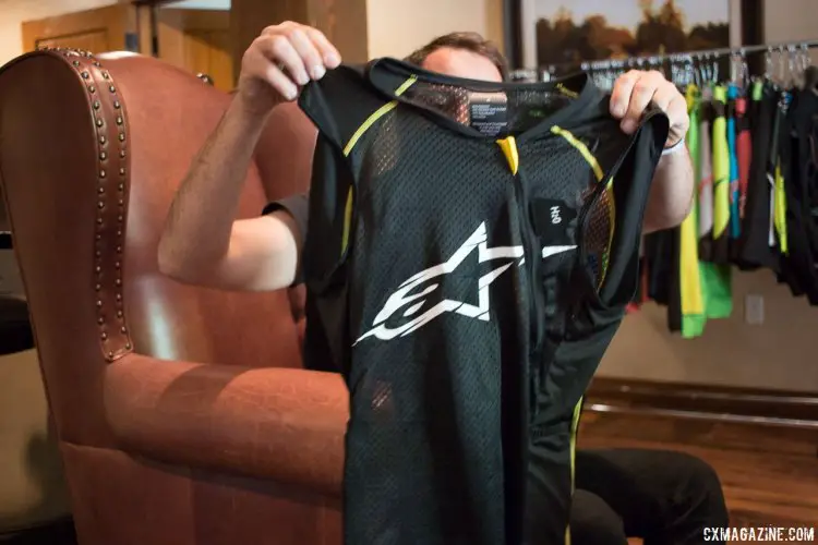 The Paragon vest has Built-in back protection for mtb adventures, but it's removeable. Hydration pocket for all-day gravel adventures. Alpinestars, Press Camp 2016. © Cyclocross Magazine