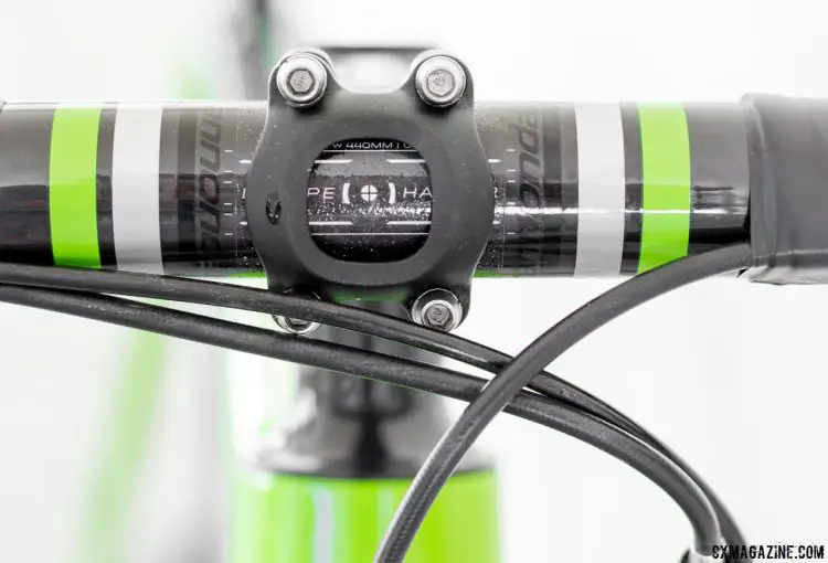 2017 Cannondale SuperX Team Cyclocross bike features Cannondale's own carbon bar and alloy stem. © Cyclocross Magazine