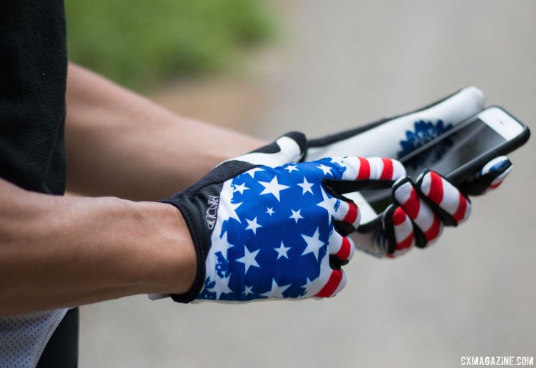 They're not quite touch-screen friendly, but offer dexterity to feel buttons. Handup Gloves. © Cyclocross Magazine