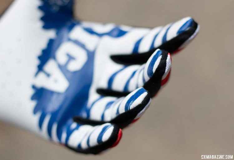 The long finger gloves contour nicely to the volume of your digits. Handup Gloves. © Cyclocross Magazine