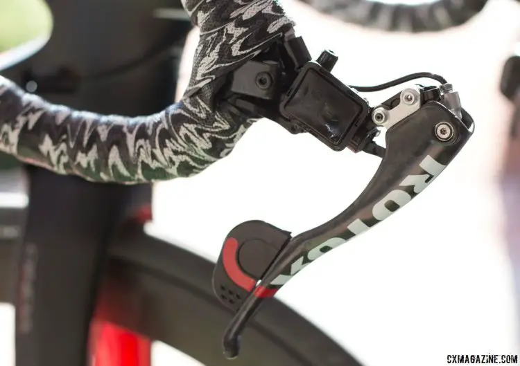 Rotor's Uno hydraulic shifters, underneath the cover. There's no tiny springs or cogs to jam should you endo in the sand pit. © Cyclocross Magazine