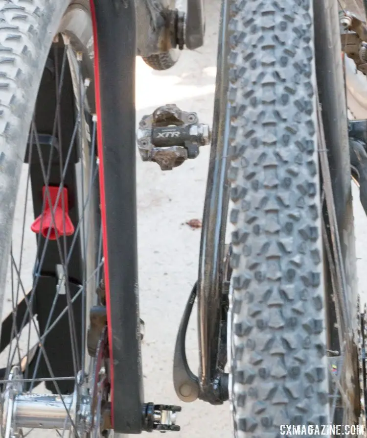 There's breathing room between the bikes on the Allen Sports S535 Premier 3-bike hitch rack. © Cyclocross Magazine