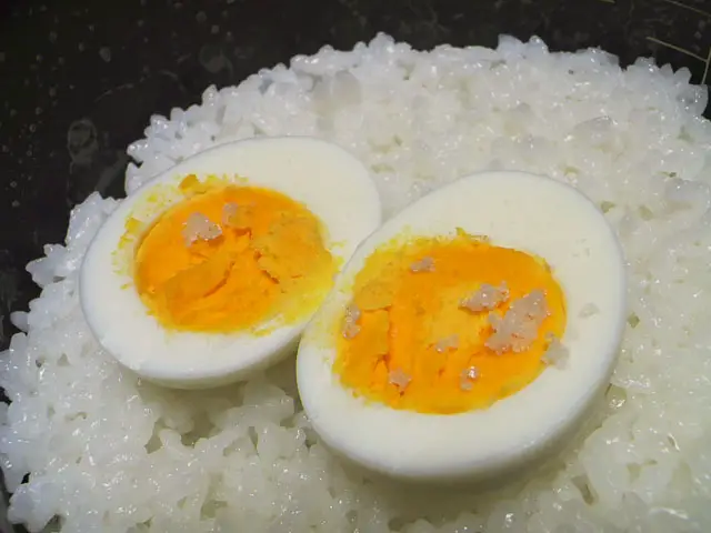 Rice and eggs with a bit of soy sauces is Chris Mayhew's breakfast of choice. Oatmeal was another popular choice among National Champions in our annual interviews, but the key is to avoid experimenting on race day. photo: khastie0714