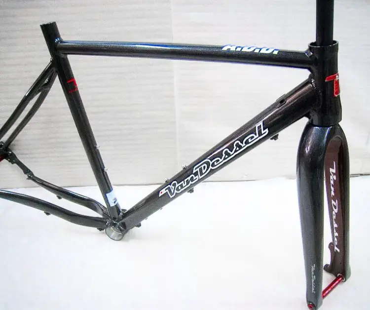 Van Dessel's new aluminum A.D.D. do-it-all cyclocross/gravel/adventure bke. 