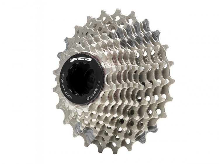 11-speed cassettes are initially 11-25 and 11-28 with an 11-32 coming. Good for double chainring cyclocross racing, but not the range most 1x or gravel racers will want. We expect wide range cassettes to arrive when disc brake options appear. The Full Speed Ahead (FSA) K-Force WE electronic wireless component group and drivetrain.