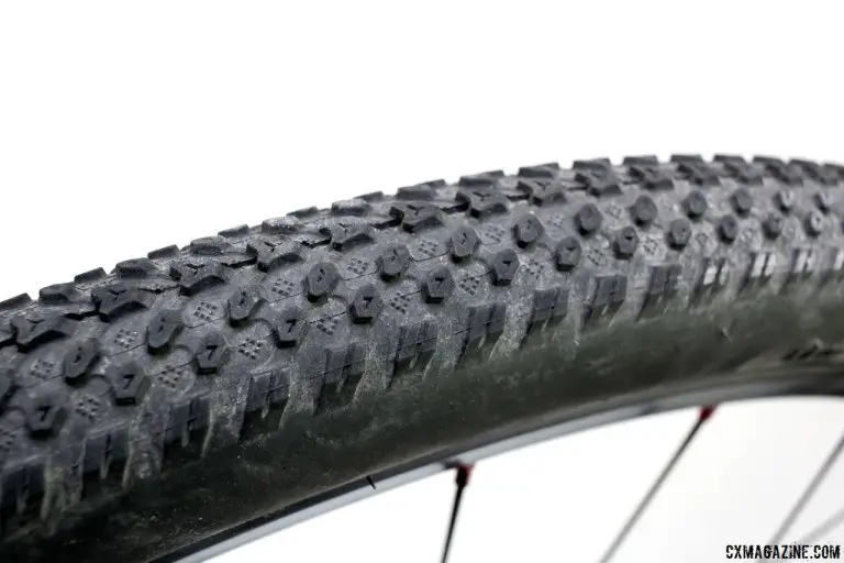 Pneu Gravel Panaracer Comet HardPack 700x38 – Tubeless Ready, Très Bon état