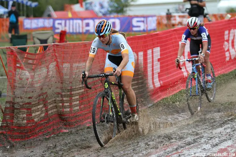 Rebecca Fahringer leads Caroline Mani, and capped off an impressive three weeks of racing. 2016 Jingle Cross Day 3 UCI C1, Elite Women. © D. Mable / Cyclocross Magazine