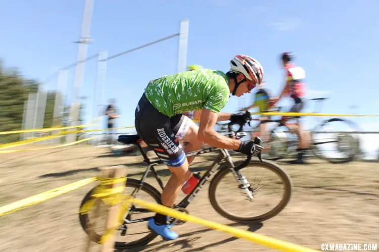 Riders had to navigate the bumpy pothole-filled course at stop #2 of the MFG Cyclocross Series. © Geoffrey Crofoot