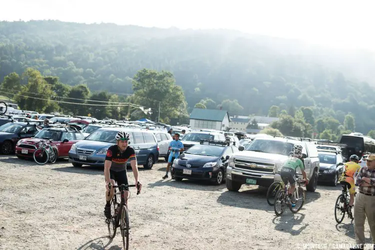 Hazy morning at the start. © C. McIntosh / Cyclocross Magazine
