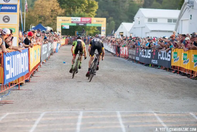 Hyde and Aerts sprinting for 9th. Aerts would take it. 2016 Jingle Cross Day 1, Elite Men. © A. Yee / Cyclocross Magazine