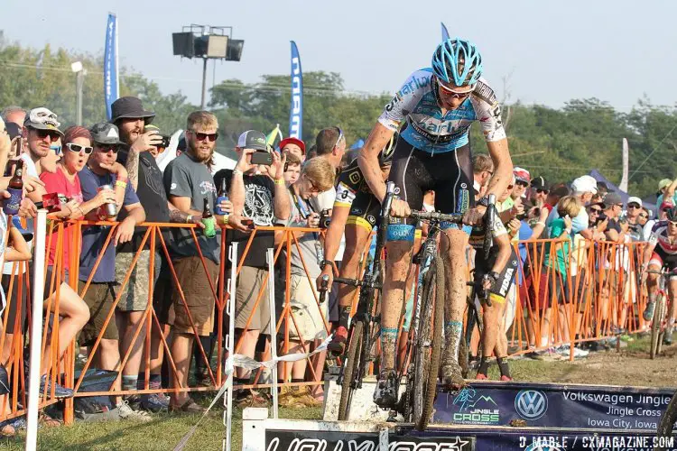 The barriers were a hoppable fan pleaser. 2016 Jingle Cross World Cup, Elite Men. © D. Mable / Cyclocross Magazine