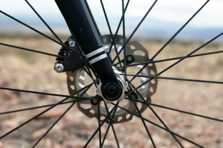 The carbon fork features a 100x12 thru-axle. © Cyclocross Magazine