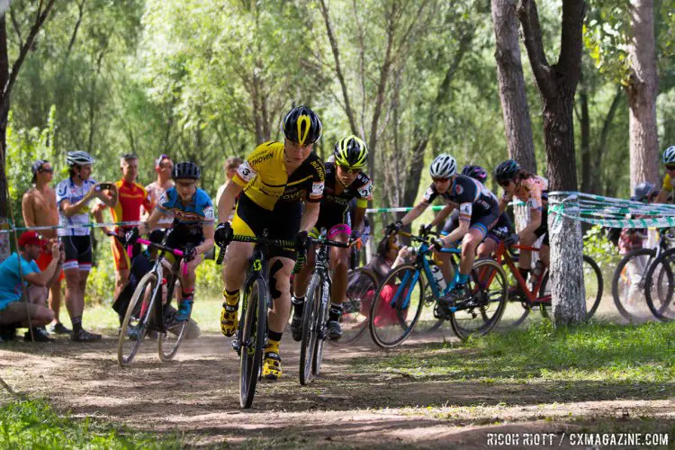 Bianca Van den Hoek nabs the holeshot in Yanqing. Qiansen Trophy Race #1, China. © R. Riott / Cyclocross Magazine