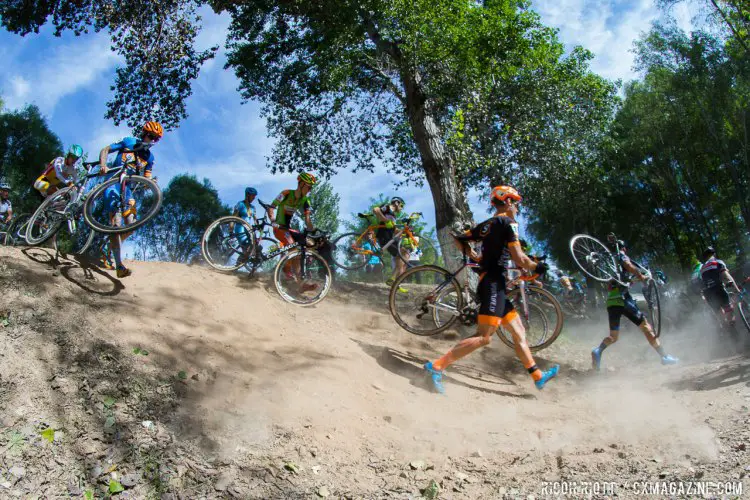 Super dry and dusty conditions added a technical element. Qiansen Trophy Race #1, China. © R. Riott / Cyclocross Magazine