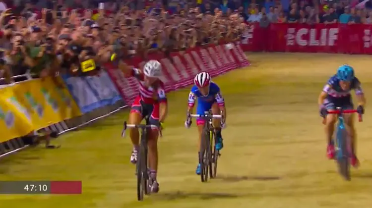 Sophie de Boer wins the 2016 CrossVegas World Cup in dramatic come-from-behind fashion.