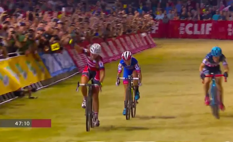 Sophie de Boer wins the 2016 CrossVegas World Cup in dramatic come-from-behind fashion.