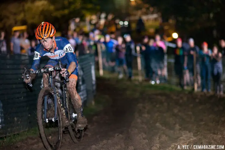 Jennifer Nowlin descends Mt. Krumpit. 2016 Jingle Cross Day 1 Night Race - Elite Women. © A. Yee / Cyclocross Magazine