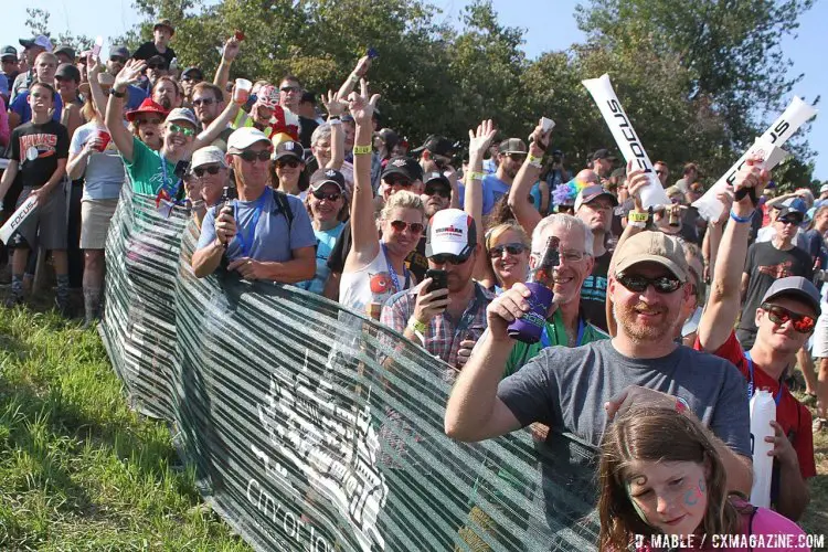 The crowds were out in force. 2016 Jingle Cross World Cup, Elite Women. © D. Mable / Cyclocross Magazine