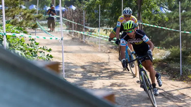 Wildhaber leading Jongewaard on lap two. Qiansen Trophy 2016 Fengtai Changxindian Results Men's Elite. © R. Riott / Cyclocross Magazine