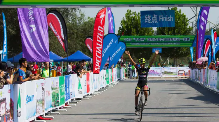 Victory for Ceylin Alvarado in her first ever UCI C1 win at the Qiansen Trophy 2016