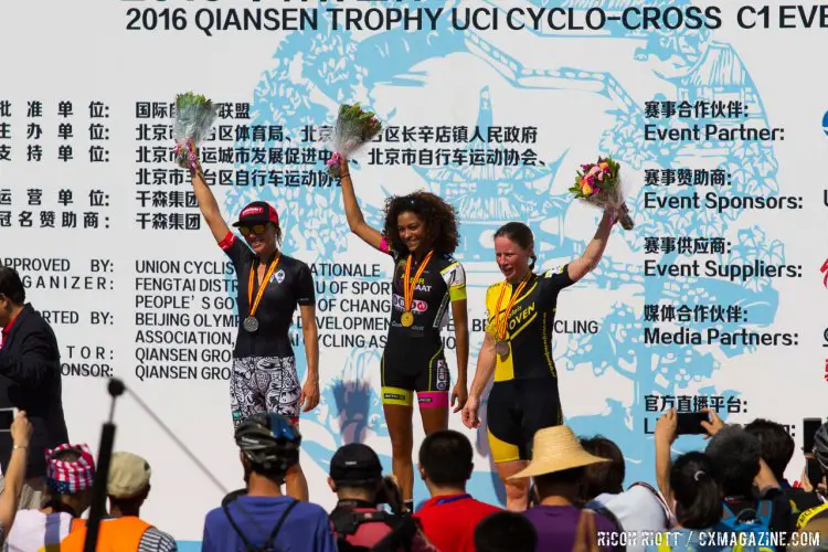 Qiansen Trophy 2016 Fengtai Changxindian Station Women's Podium: 1. Ceylin Alvarado (Kleur Op Maat - No Drugs, Netherlands )2. Emily Kachorek (Squid Bikes, USA) 3. Bianca Van den Hoek (Rijwielpaleis Bilthoven-Mtb Licht Verzat, Netherlands)