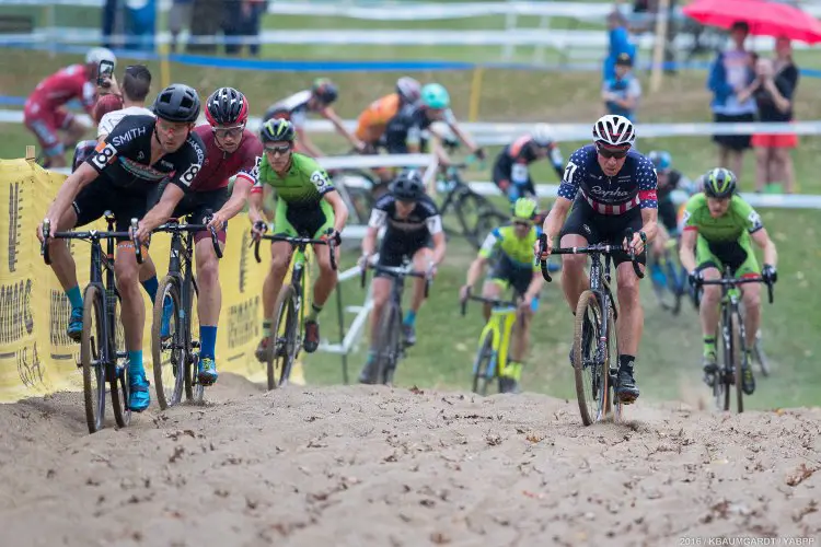 Summerhill takes the fast line with Powers attempting to pass in the loose sand in the center. © Kent Baumgardt