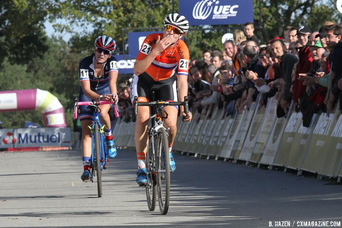 Lucinda Brand happy with her second place and the Netherland's 1-2. 2016 UEC European Cyclocross Championships, Elite Women. © B. Hazen / Cyclocross Magazine