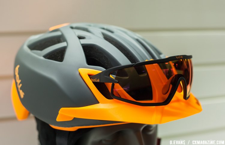 The One Mountain features a sunglass garage for easy storage of any of Bollé’s wide range of shades. Other makes of sunglasses will likely fit just fine, though naturally the system has been optimized for Bolle’s frames. © Cyclocross Magazine