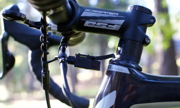 A spacer-mounted junction box keeps the front end of the Hatchet Carbon clean. © Cyclocross Magazine