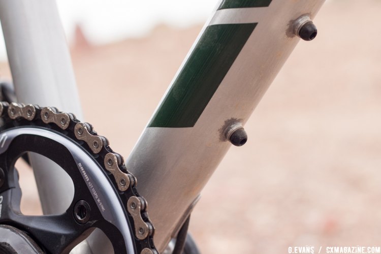 Downtube bottle bosses further the Jari’s potential to be the right tool for long rides on the back roads. © Cyclocross Magazine
