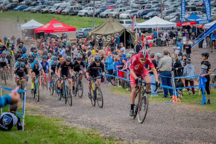 Eric Thompson (HED p/b Molten Speed Wax) leading the elite men from the start. © Todd Fawcett