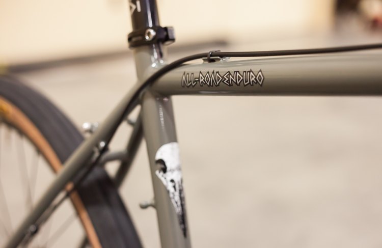 The “all-road enduro” moniker coined by Jan Heine of Compass Bicycles appears to have caught on, making its way onto the Rawland RAVN’s top tube. © Cyclocross Magazine