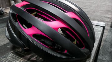 In this colorway, the pink polycarbonate layers act as a dynamic indication of layered material. © C. Noble / Cyclocross Magazine