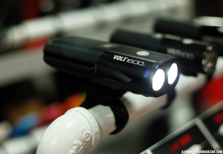 Cateye’s Volt 1600 is the second brightest light in their lineup, using dual LEDs to put out 1600 lumens at full power. The light is available now and retails for $220 USD © Cyclocross Magazine