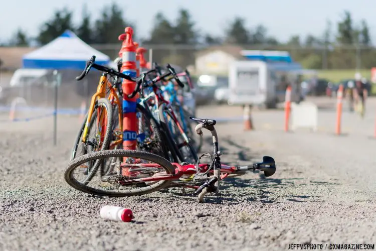 Mid-race pits. © Jeff Vander Stucken