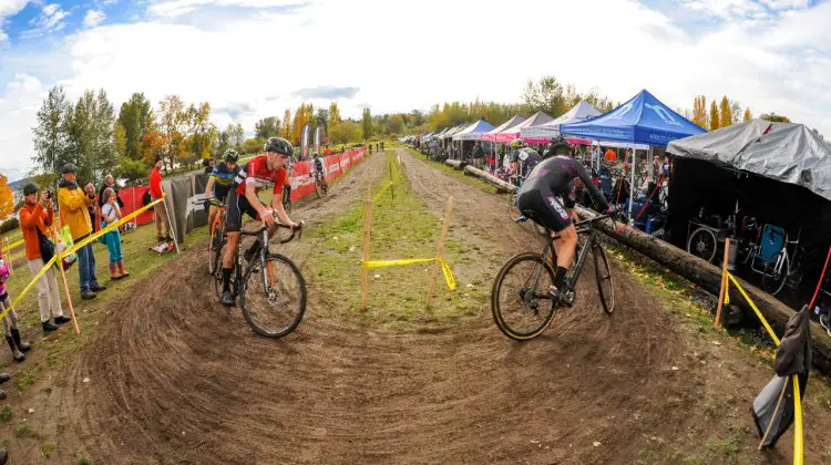 A great shot of the Elite Men at the front of the pack. © Geoffrey Crofoot