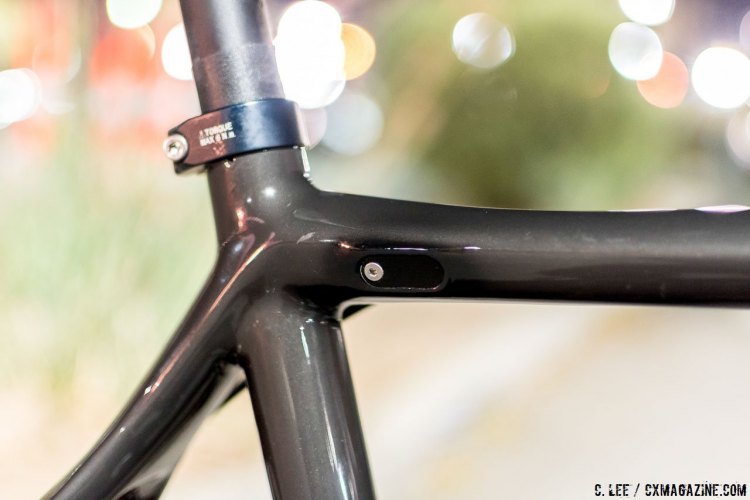 The telltale contours of the Bailey carbon cyclocross frame are subtle to the untrained eye, or de Boer's mechanics. Sophie de Boer's CrossVegas World Cup-winning "mystery" cyclocross bike - a Bailey / Louis Garneau / Alan. © C. Lee / Cyclocross Magazine