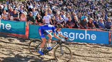Sanne Cant reigned in the sand and defended her 2015 title. 2016 Superprestige Zonhoven women's race. © Bart Hazen / Cyclocross Magazine