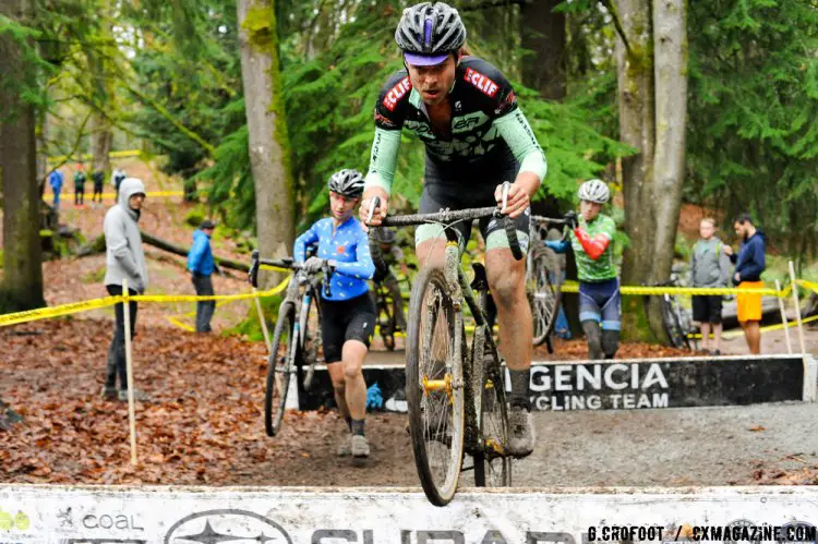 Hopping the barriers at the 2016 Woodlan Park MFG Series Finale. © Geoffrey Crofoot