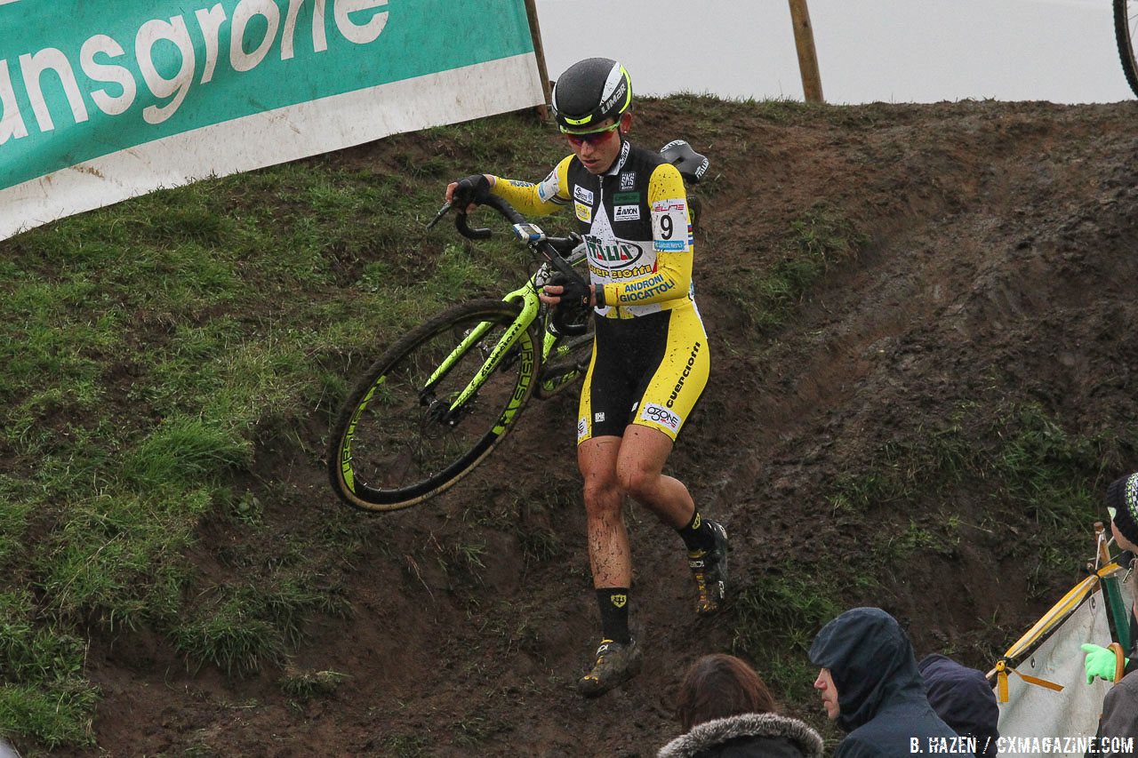 Maria Arzuffi Alice ran the downhill, and finished fourth. 2016 Superprestige Ruddervoorde cyclocross race, Elite Women. © B. Hazen / Cyclocross Magazine
