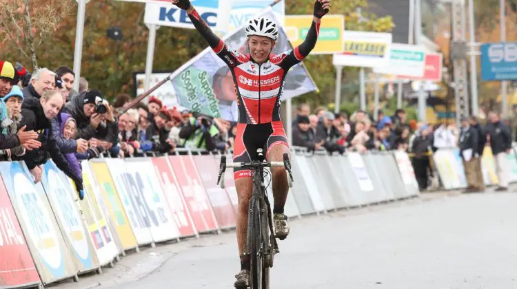 Sophie de Boer adds another victory to a strong season. 2016 Superprestige Ruddervoorde cyclocross race, Elite Women. © B. Hazen / Cyclocross Magazine