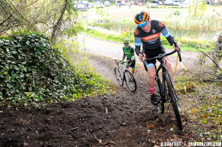 Kona Cycles Spenser Paxson leads Hector Fernando Riveros Paez (Qarvi Imports/ Evoc USA) © Geoffrey Crofoot